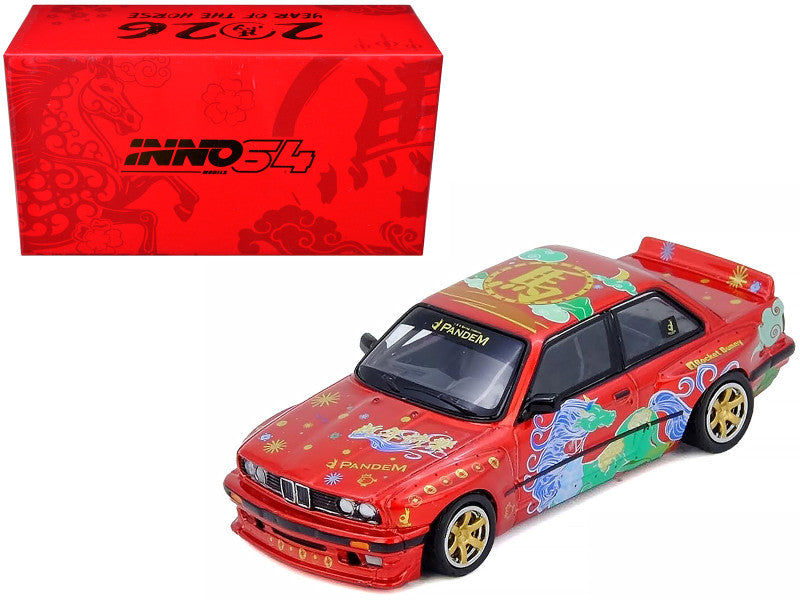 إصدار محدود - سيارة Pandem Rocket Bunny E30 "عام الحصان" رأس السنة الصينية 2026 باللون الأحمر المعدني نموذج مصبوب 1:64