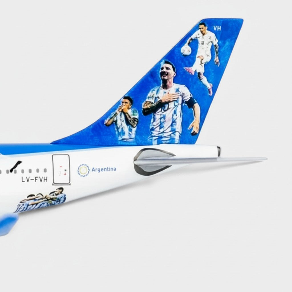 Slice 1:200 scale diecast Airbus A330-200 model with Aerolíneas Argentinas Argentina football team livery tail art