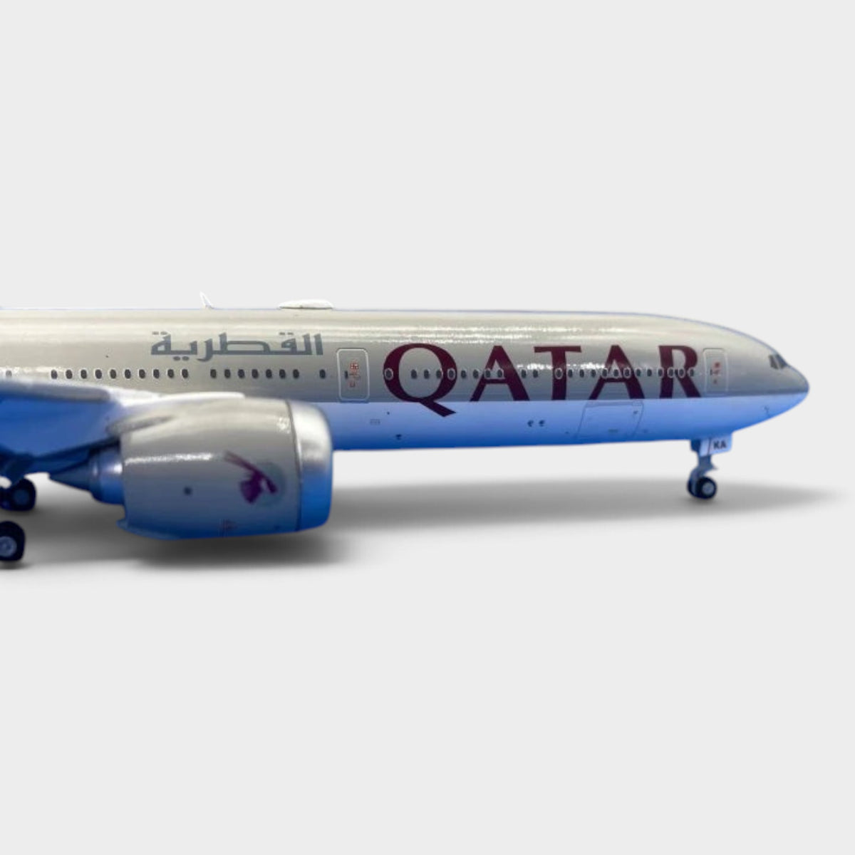 Slice Gemini Jets 1:400 scale diecast Boeing 777-9 model in Qatar Airways livery with landing gear and antenna
