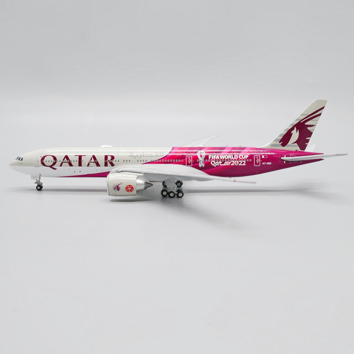 Slice Boeing 777-200LR Qatar Airways FIFA World Cup 2022 diecast model aircraft in 1:400 scale with detailed livery.