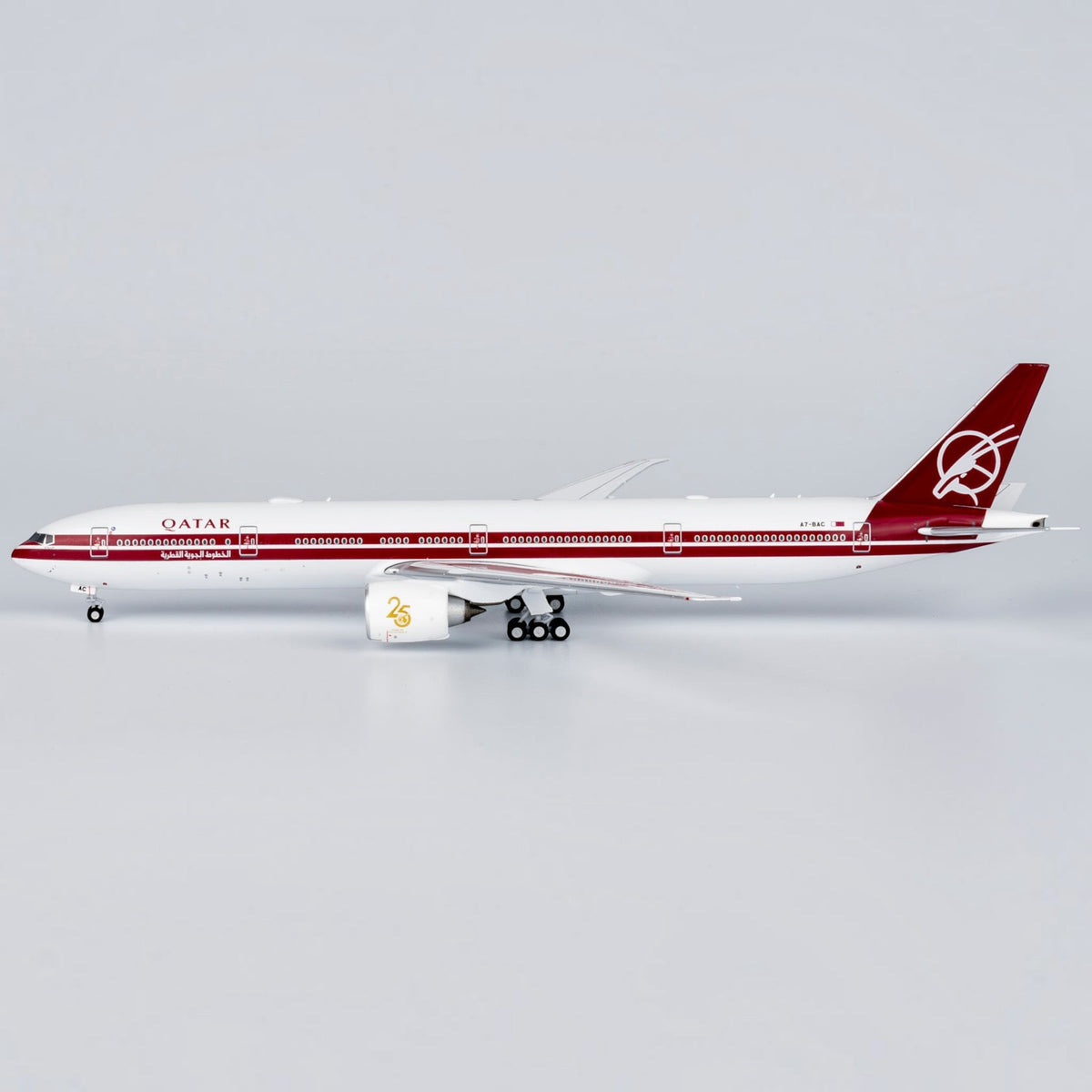 Slice Boeing 777-300ER Qatar Airways 25 years retro livery diecast model aircraft in 1:400 scale