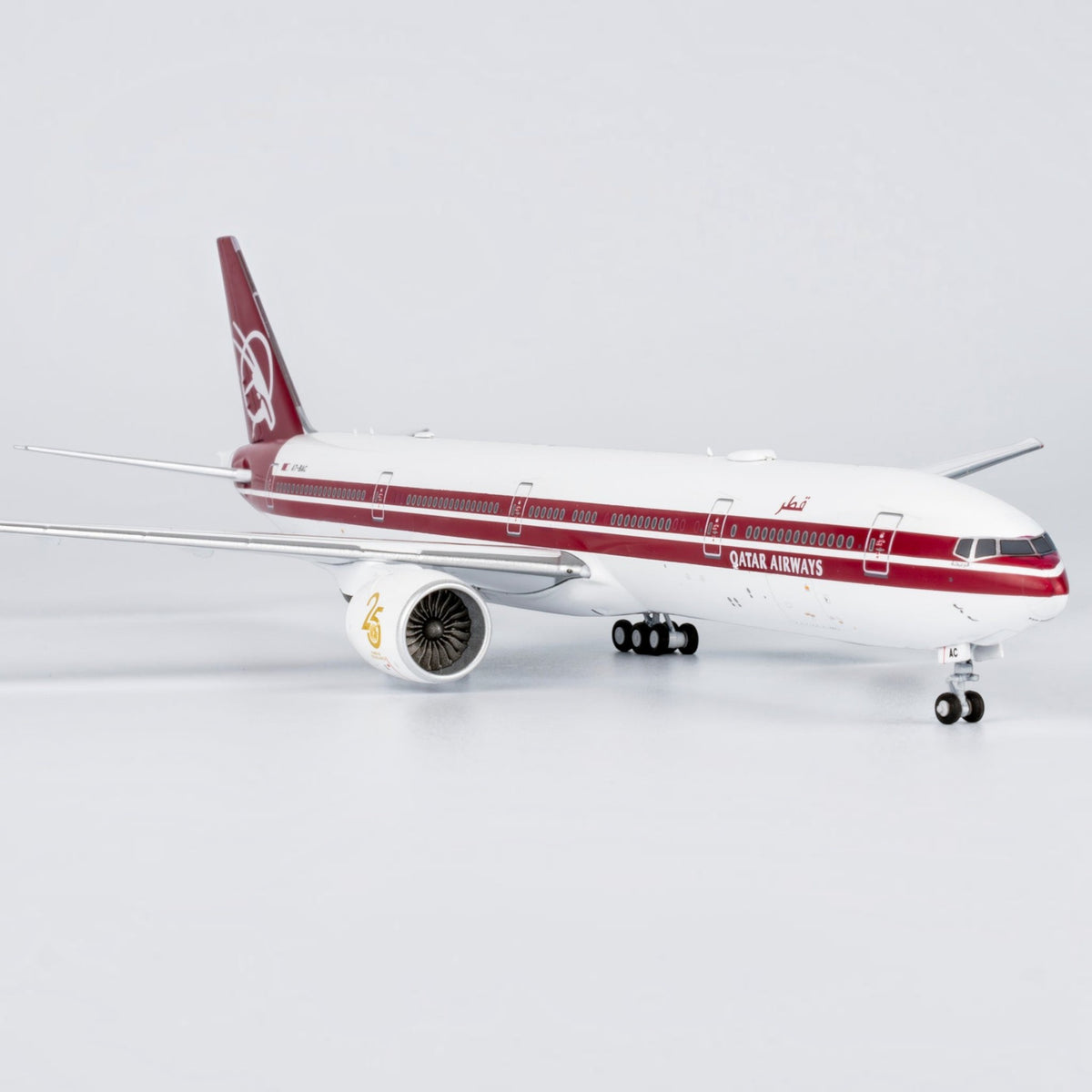 Slice Boeing 777-300ER Qatar Airways 25 years retro livery diecast model aircraft in 1:400 scale