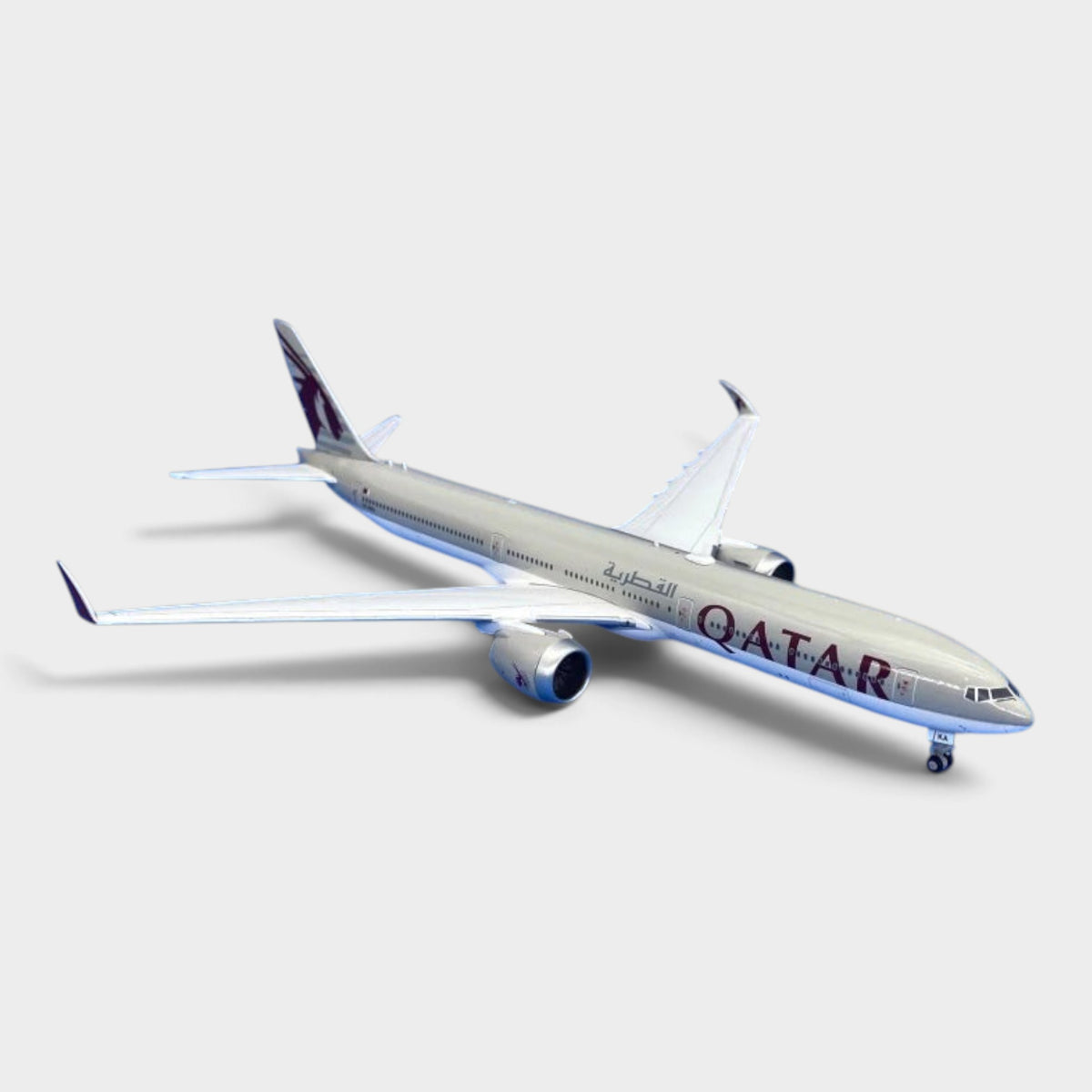 Slice Gemini Jets 1:400 scale diecast Boeing 777-9 model in Qatar Airways livery with landing gear and antennas