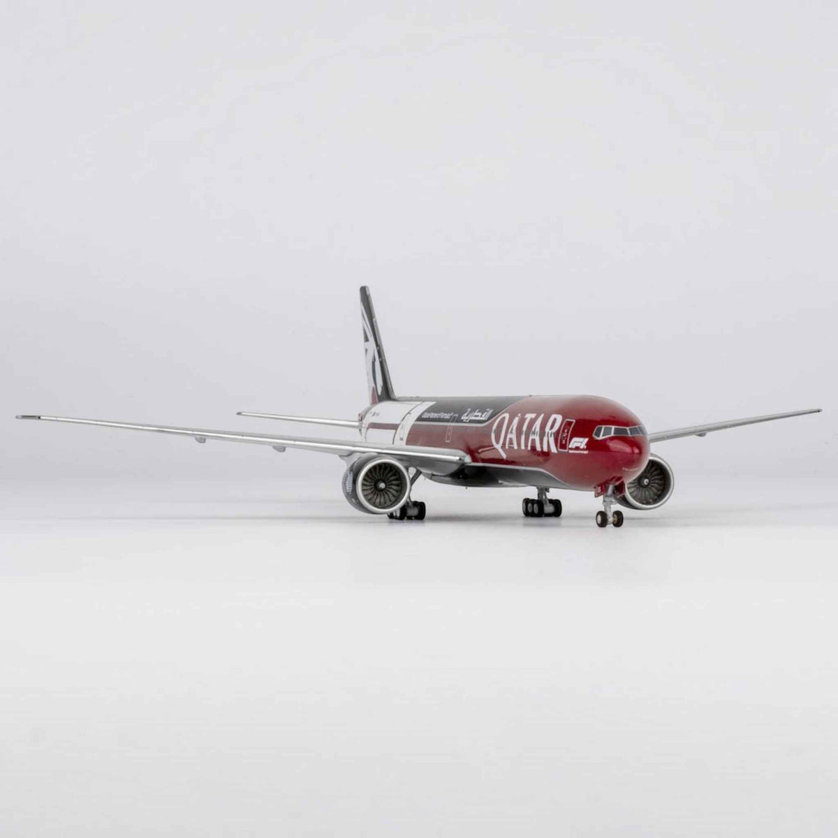 Qatar Airways Boeing 777-300ER Die-Cast Model Airplane