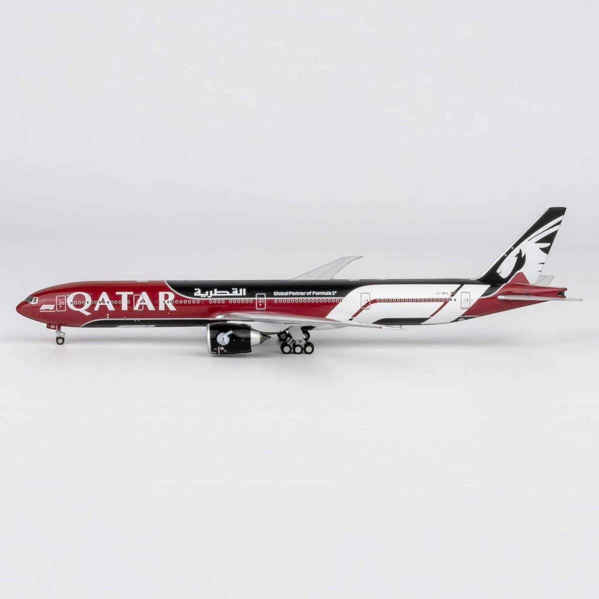 Qatar Airways Boeing 777-300ER Die-Cast Model Airplane
