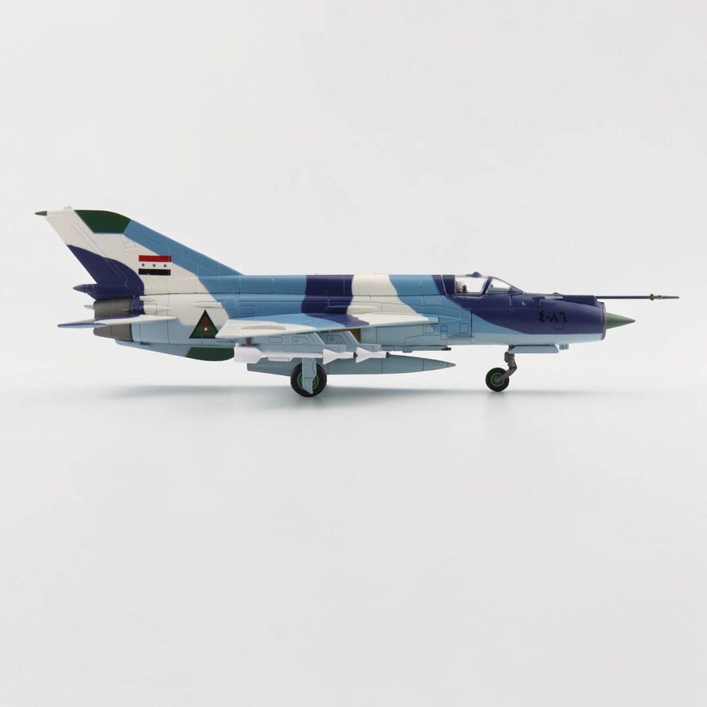 مجسم ميغ 21 بالتمويه البحري العراقي 1986 | MIG21bis Iraqi AF Sea Camouflage 9th Sqn Hobby Master 1:72