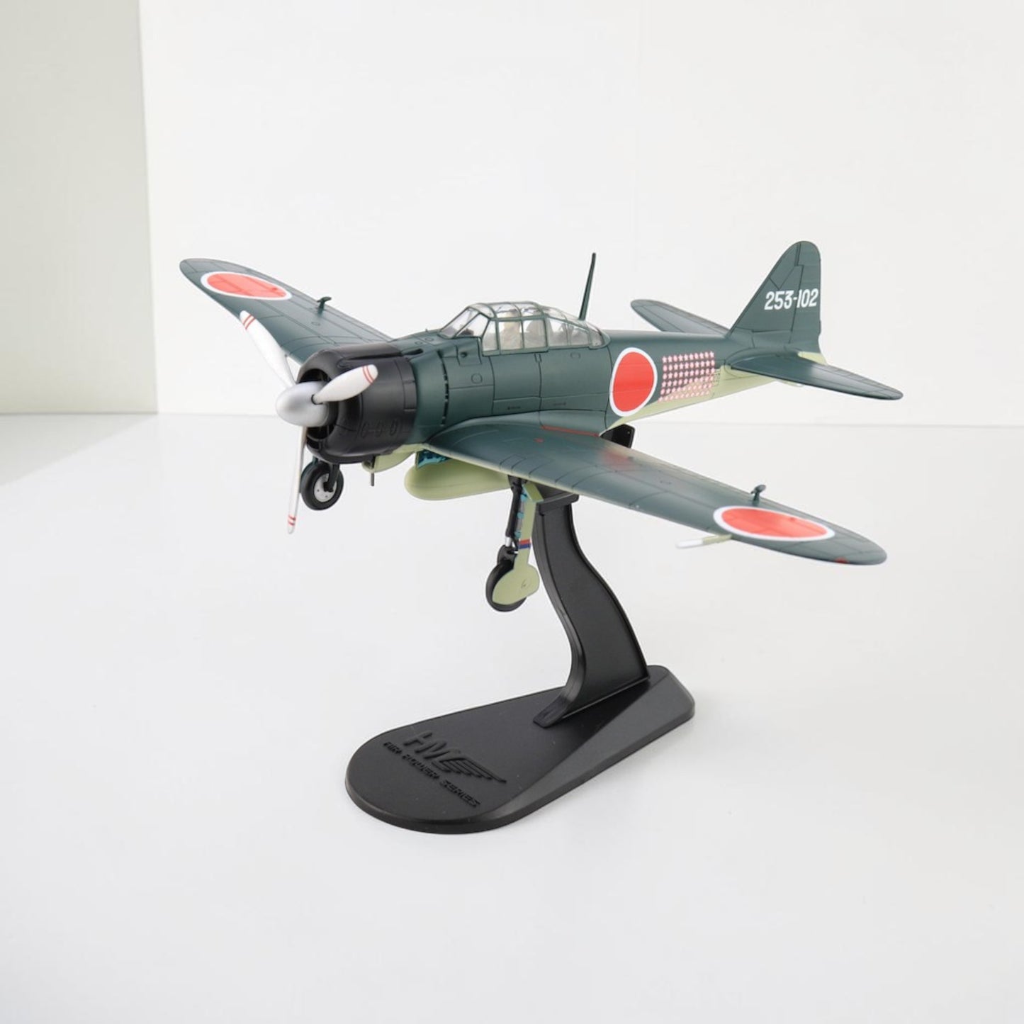 طائرة صفر اليابانية زيرو تيتسونزو إيواموتو 1944 | A6M2b Zero Fighter Tetsunzo Iwamoto Hobby Master 1:48