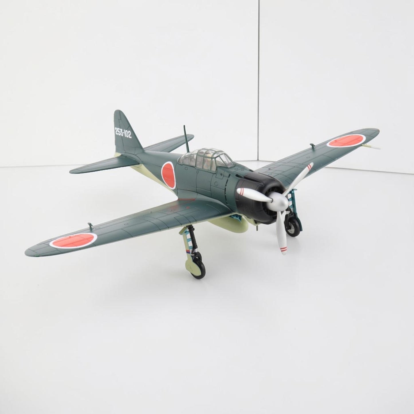 طائرة صفر اليابانية زيرو تيتسونزو إيواموتو 1944 | A6M2b Zero Fighter Tetsunzo Iwamoto Hobby Master 1:48