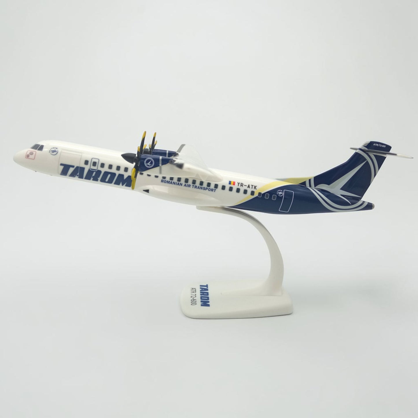 مجسم طائرة الركاب ATR72-600 طيران تاروم الروماني | ATR72-600 Tarom Romanian Air Transport YR-ATK 1:100 PPC