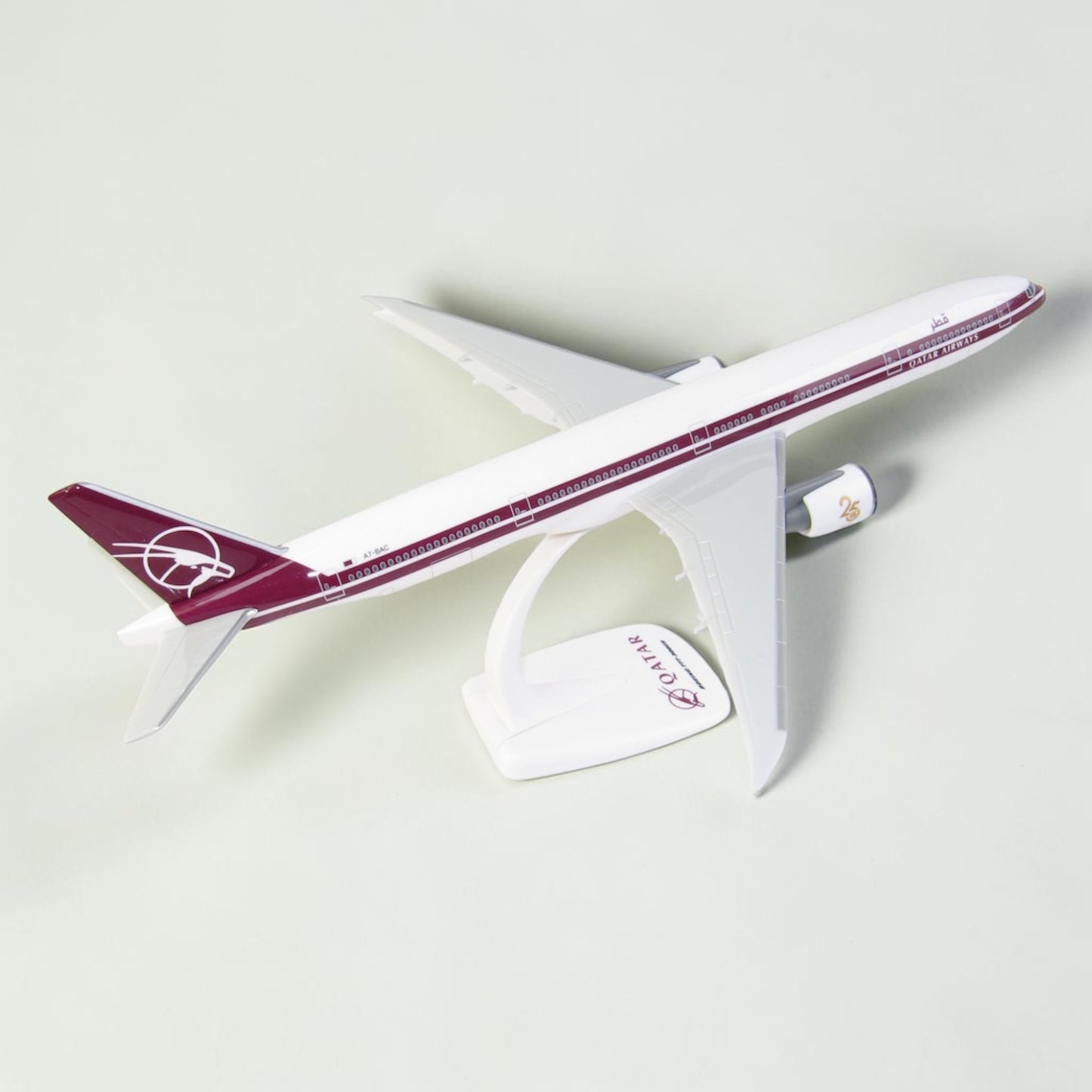 مجسم بوينغ 300ER-777 القطرية الطلاء القديم "ريترو" | Boeing 777-300ER Qatar Airways Retro A7-BAC PPC